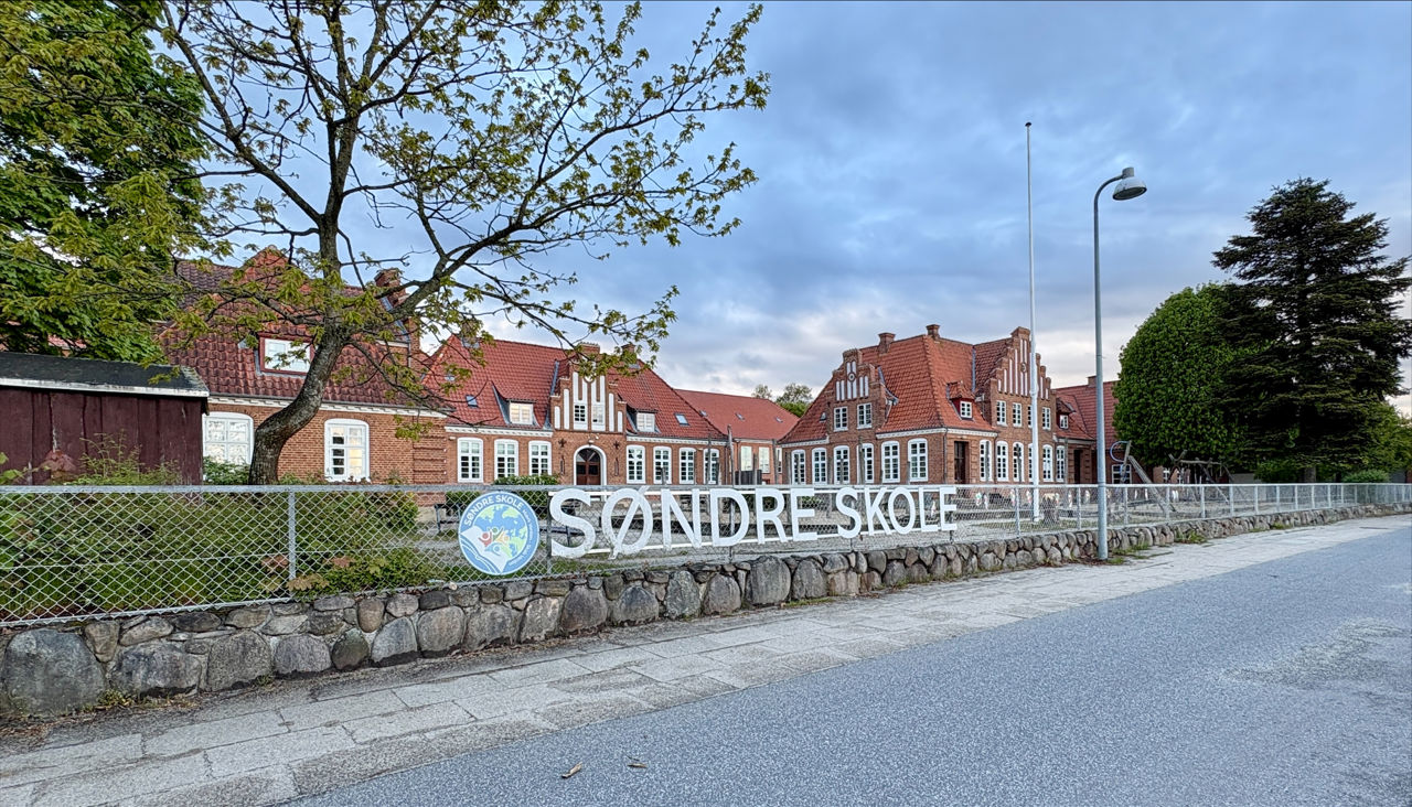 Søndre Skoles facade mod Koldingvej