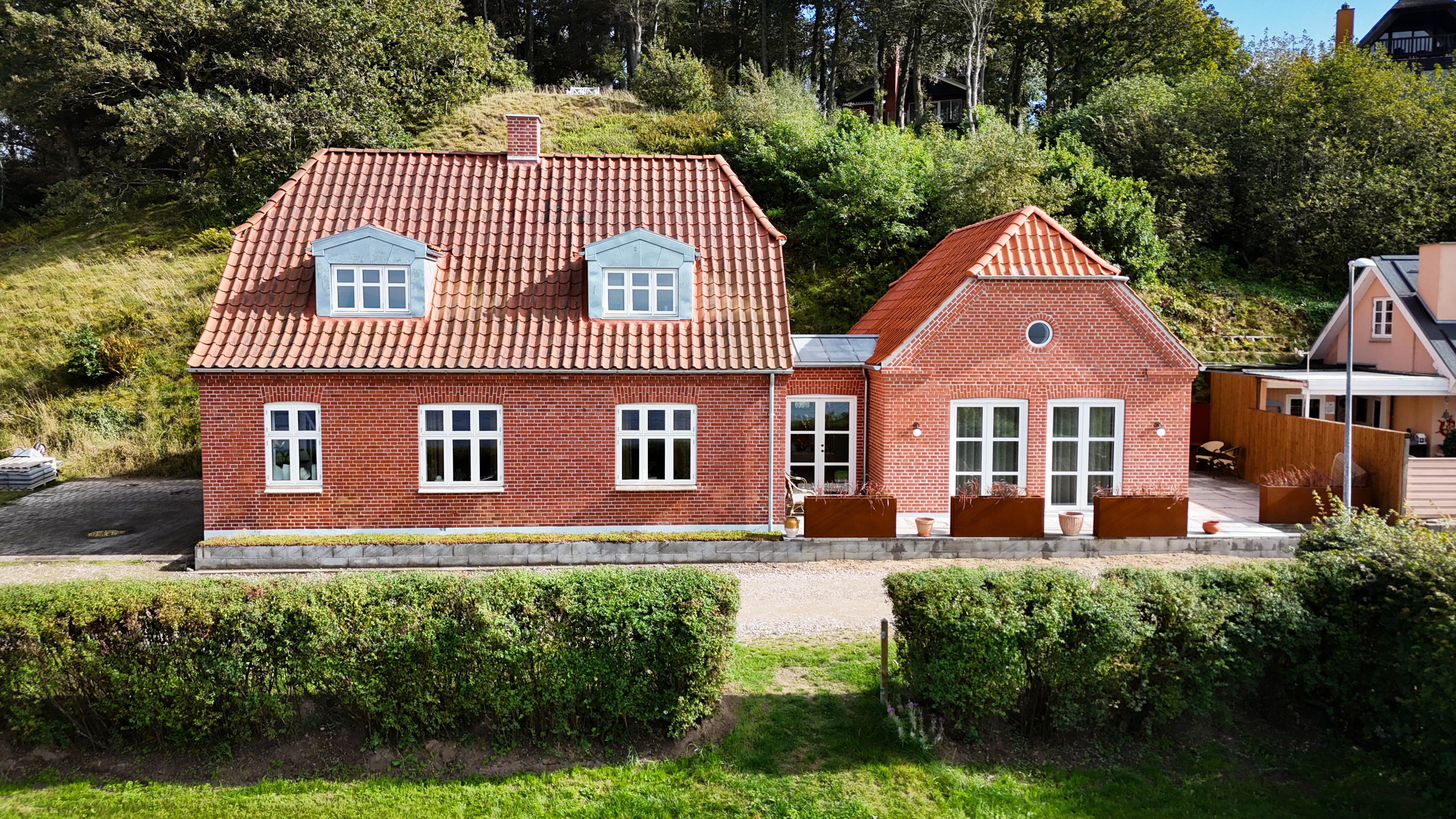 Bygningen set forfra