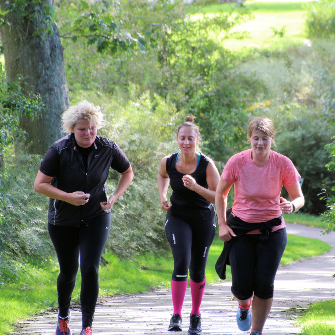 Foto af tre medarbejdere til rådhusdyst