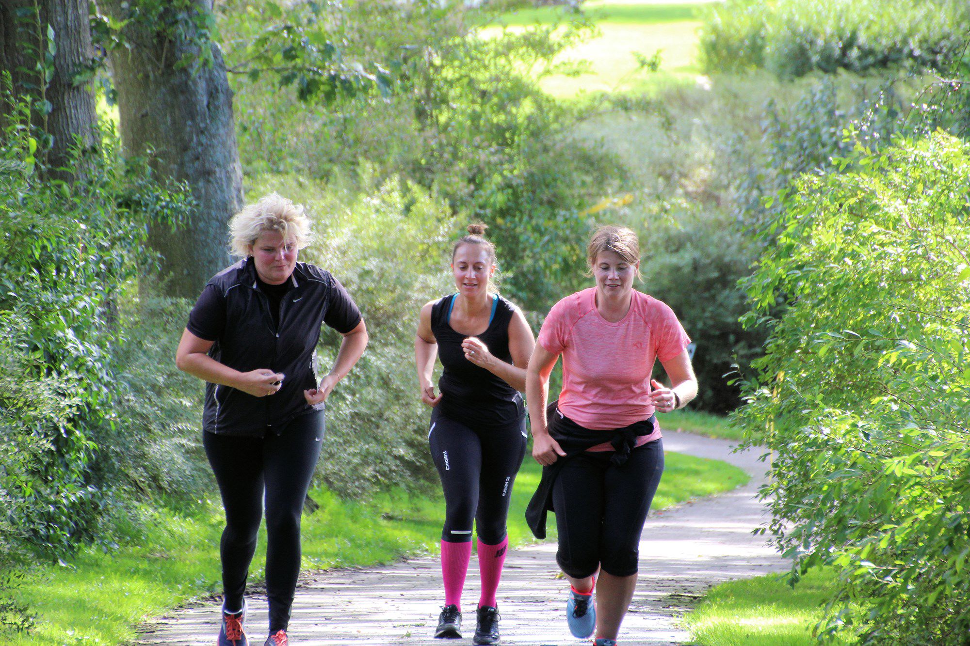 Foto af tre medarbejdere til rådhusdyst